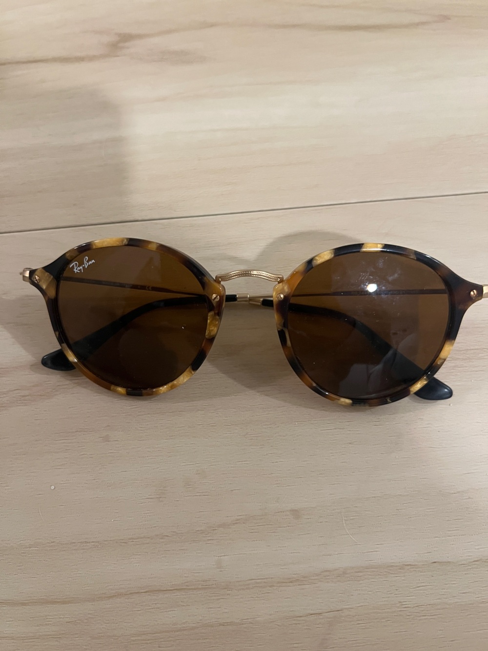 Ray-Ban Tortoiseshell Frame with Gold Arms - Brown Lenses - Picture 4 of 4